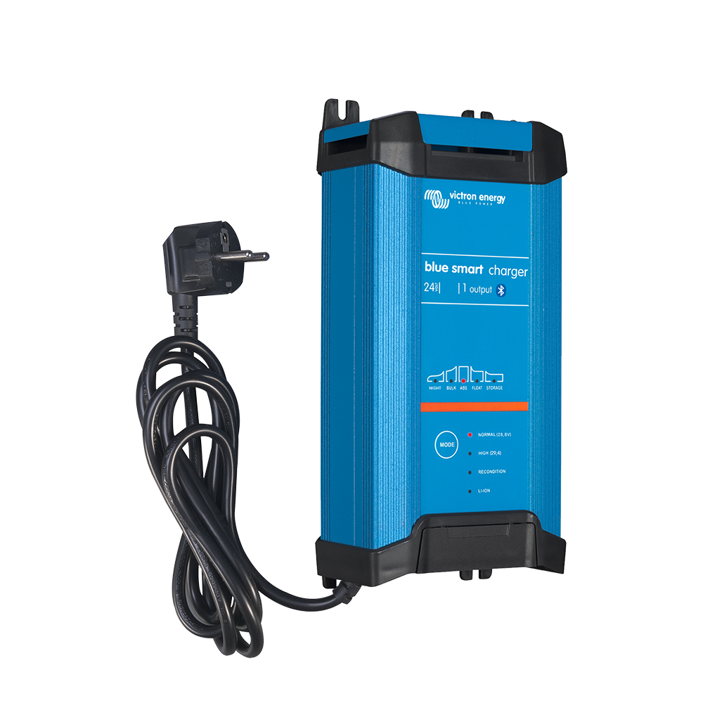 Blue Smart IP22 Charger 24/16 (1)